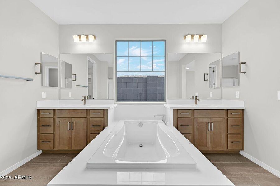 10201 W Weldon Avenue - ready Now!