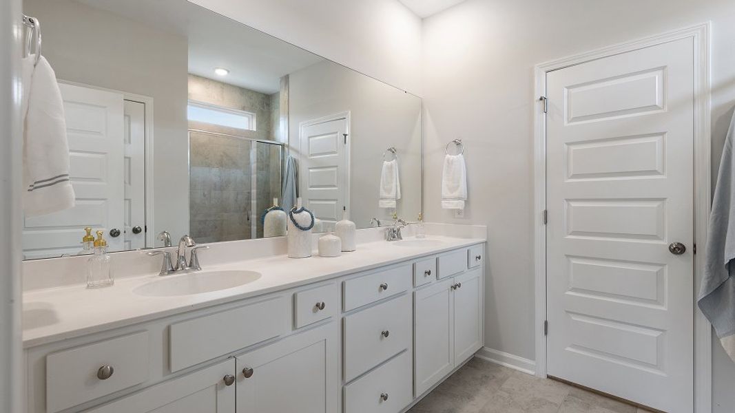 Arbor 2443 Kensington Owners Bath F1 061925