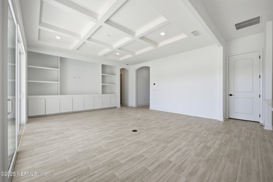 Spacious, unfurnished interior of a new home in Silver Landing At Silverleaf, St. Augustine (Image 22).