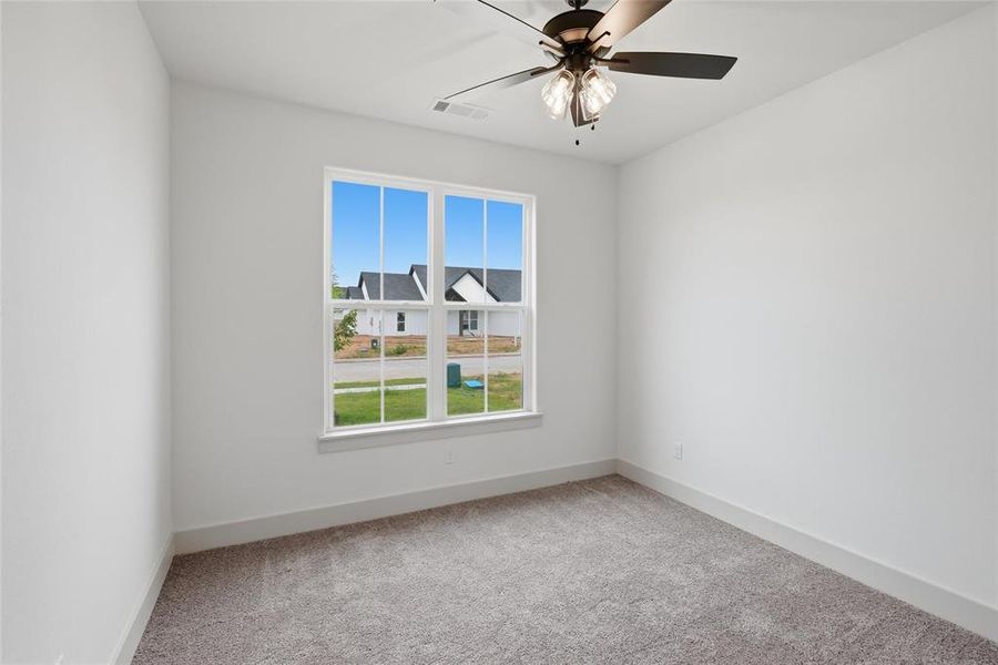 Spacious, unfurnished interior of a new home in , Tolar (Image 20).