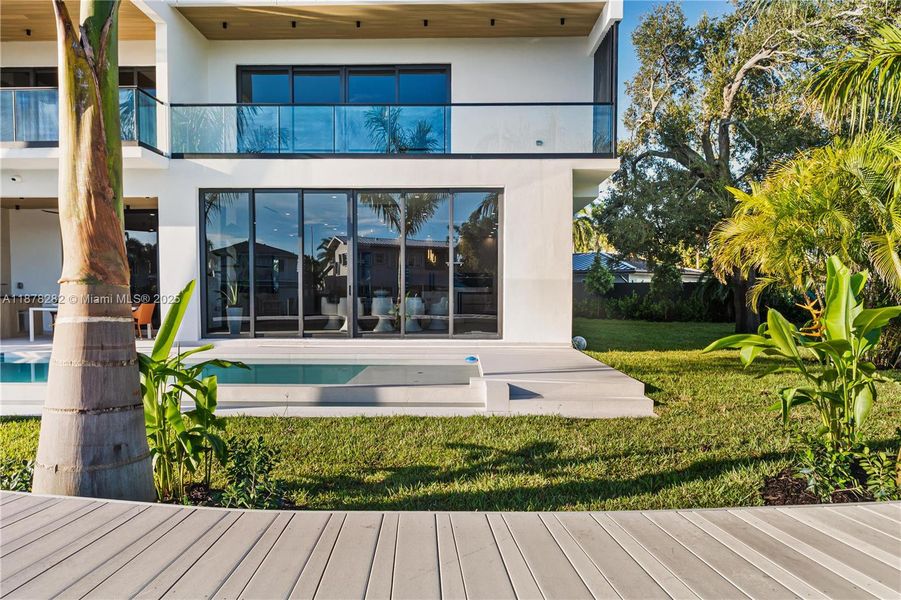 Front exterior of a new home in , Wilton Manors, FL, highlighting curb appeal (Image 20).