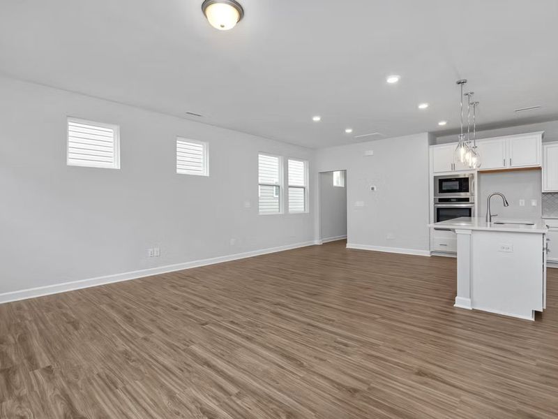 Spacious, unfurnished interior of a new home in Lake Park Villas, Wylie (Image 14). Spacious, unfurnished interior of a new home in Lake Park Villas, Wylie (Image 14).