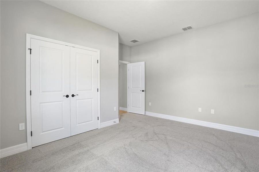 Spacious, unfurnished interior of a new home in , Ocala (Image 15).