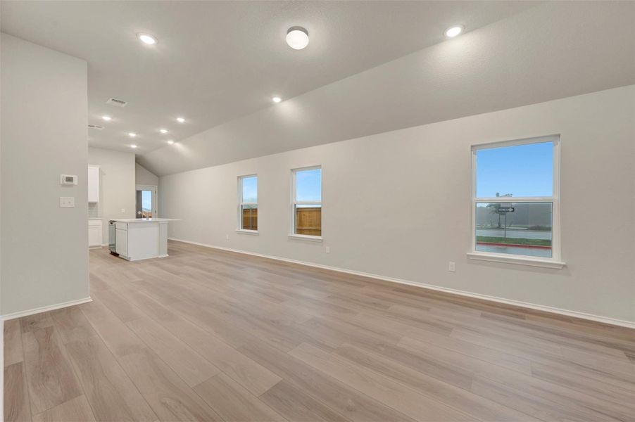 Spacious, unfurnished interior of a new home in Heritage, Dripping Springs (Image 23).
