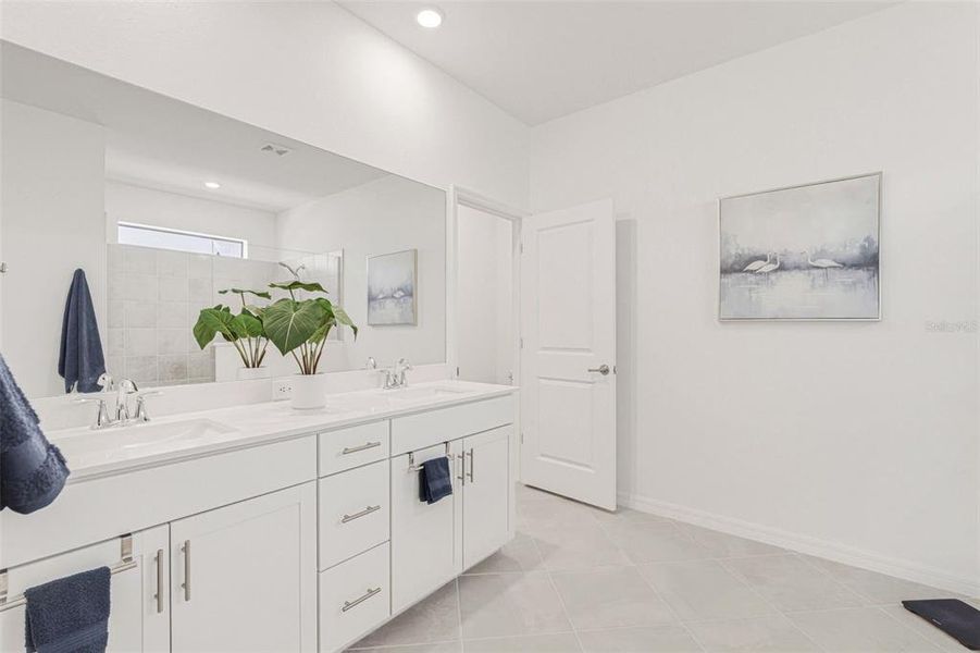 Furnished interior view inside a new home in , Venice (Image 28).