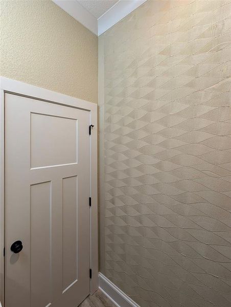 Bathroom with a textured wall