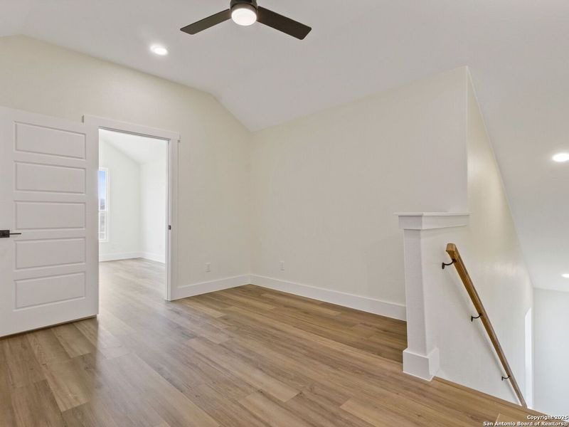 Spacious, unfurnished interior of a new home in , La Vernia (Image 31).