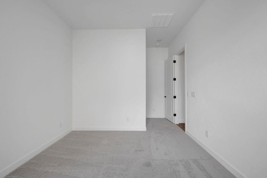 Spacious, unfurnished interior of a new home in Soleo, San Tan Valley (Image 34).