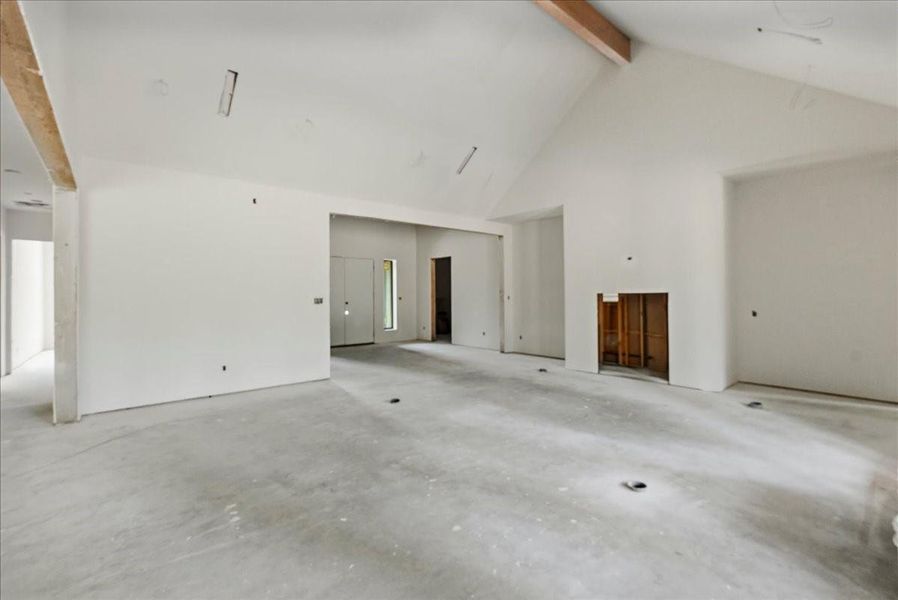 Back of greatroom looking into foyer. Back of greatroom looking into foyer.