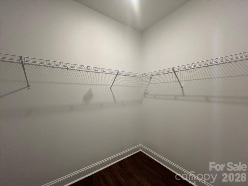 Walk-in Closet Walk-in Closet