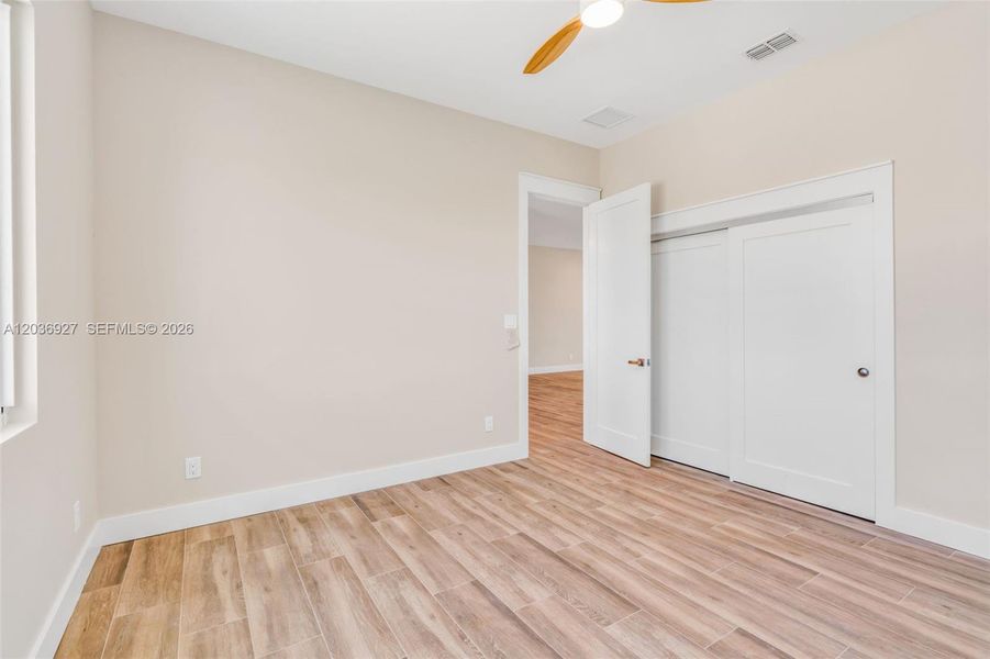 Spacious, unfurnished interior of a new home in , Big Pine Key (Image 42).