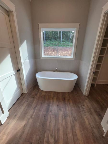 Spacious, unfurnished interior of a new home in , Rome (Image 17).