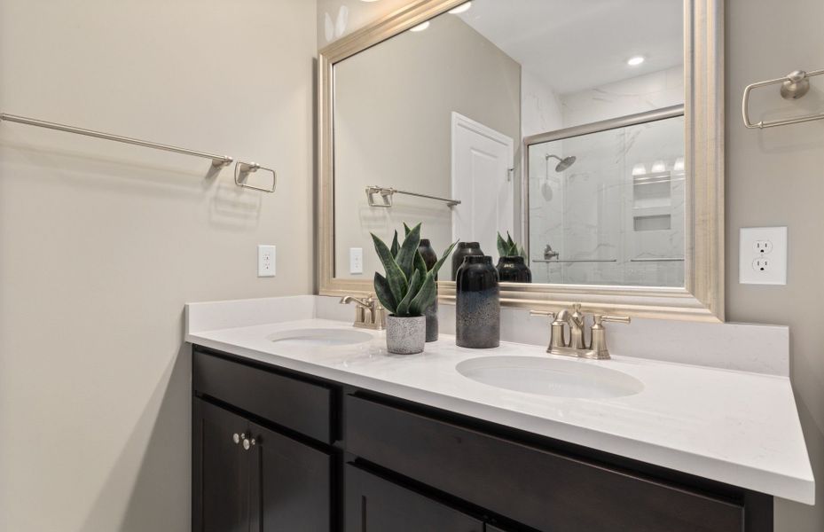 Representative interior finishes for a home built from the Colton by Pulte Homes in Southport Meadows, Southport (Image 15).