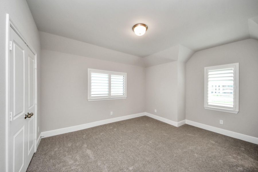 Spacious, unfurnished interior of a new home in Sienna 70', Missouri City (Image 37). Spacious, unfurnished interior of a new home in Sienna 70', Missouri City (Image 37).