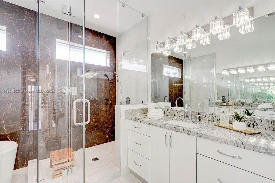 Master Bathroom Master Bathroom