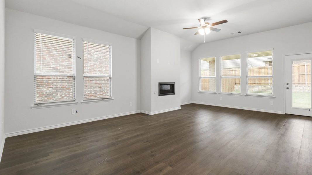 Spacious, unfurnished interior of a new home in Madera, Royse City (Image 13).
