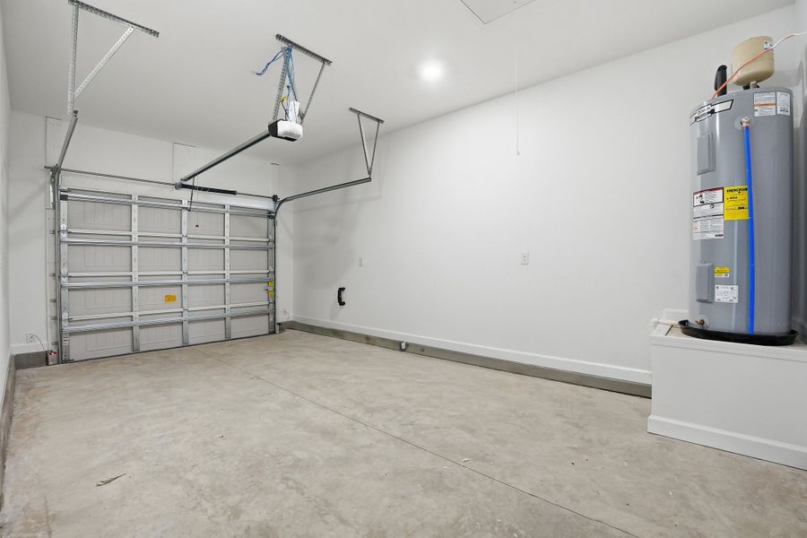 Spacious, unfurnished interior of a new home in , Crestview (Image 33).