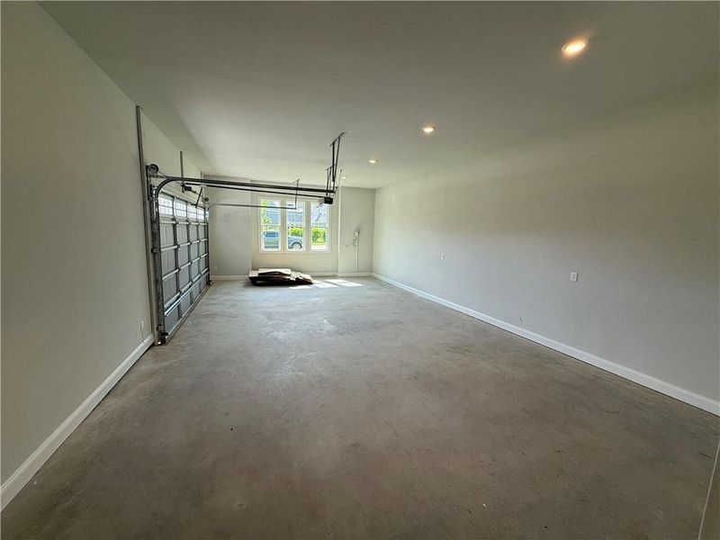 Spacious, unfurnished interior of a new home in , Jefferson (Image 48).
