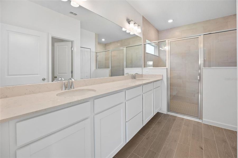 Furnished interior view inside a new home in , Dunnellon (Image 7).