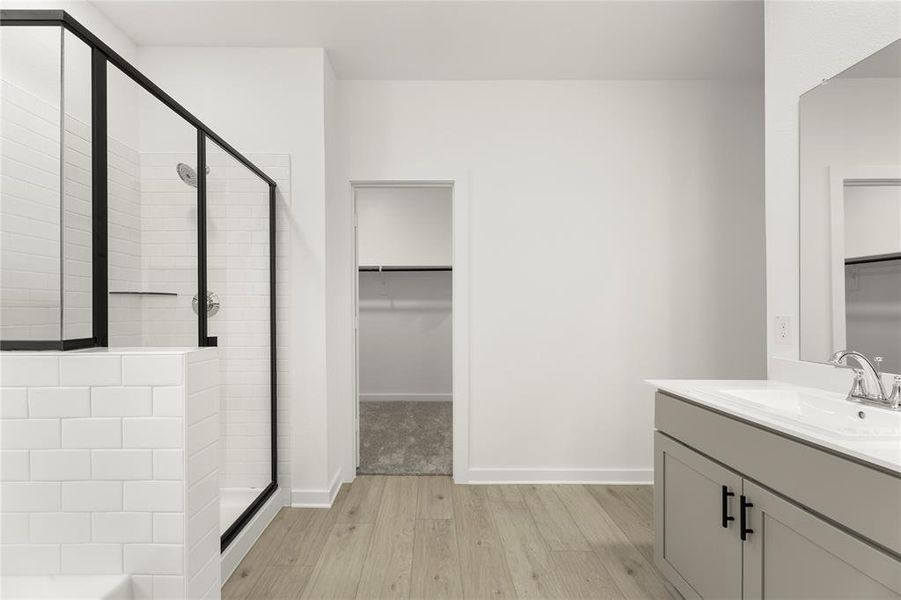 16. 3011 Genevieve - Bath 16. 3011 Genevieve - Bath