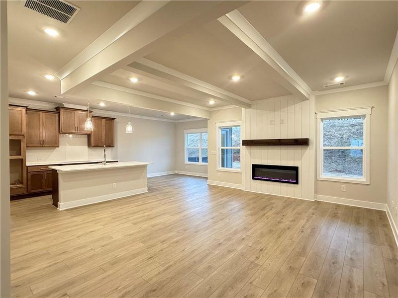 Spacious, unfurnished interior of a new home in Ponderosa Farms Manor, Gainesville (Image 21).