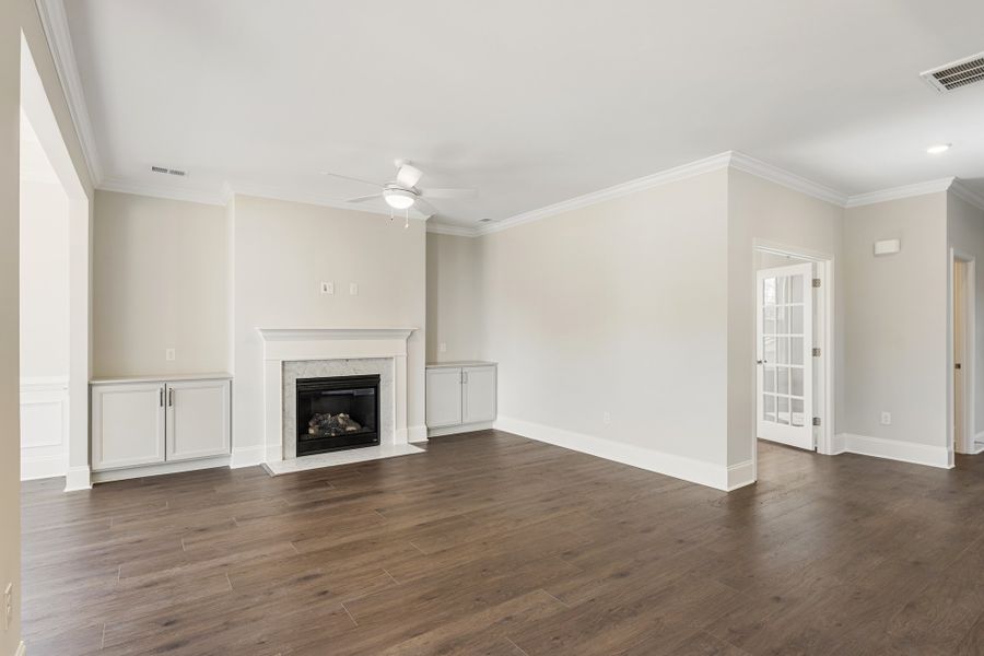 Spacious, unfurnished interior of a new home in Lakeside Saluda, Greenville (Image 19). Spacious, unfurnished interior of a new home in Lakeside Saluda, Greenville (Image 19).
