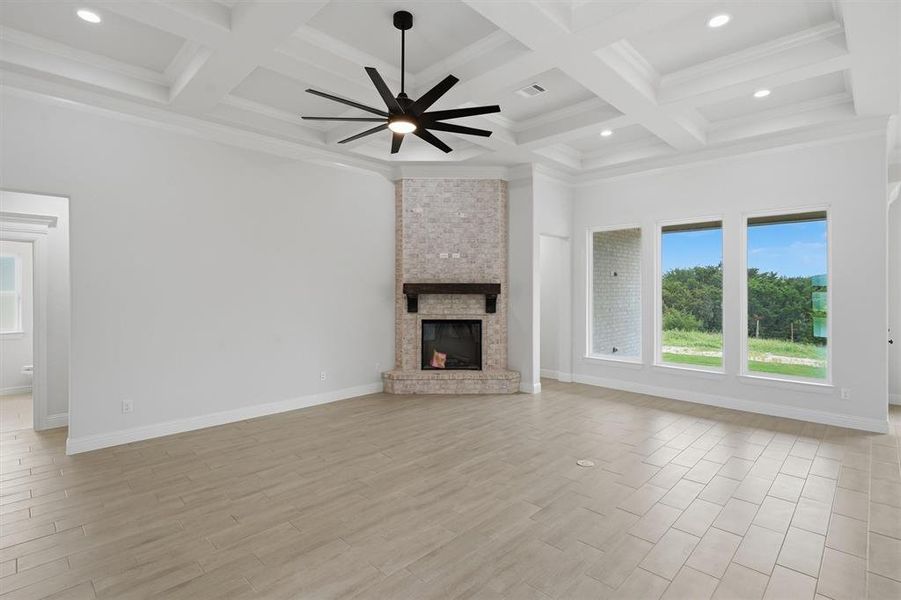 Spacious, unfurnished interior of a new home in , Weatherford (Image 18).
