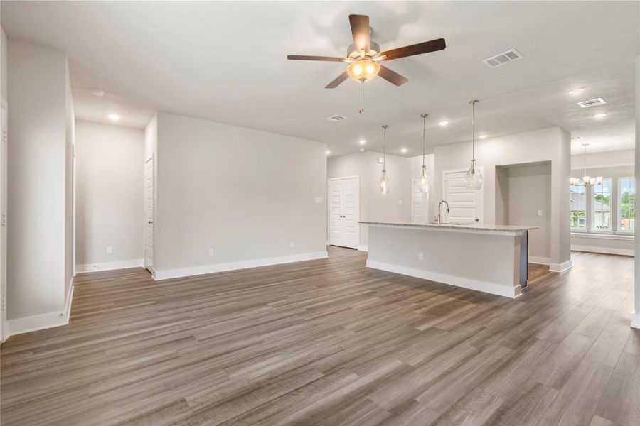 Spacious, unfurnished interior of a new home in Vintage Farms, Brenham (Image 28).