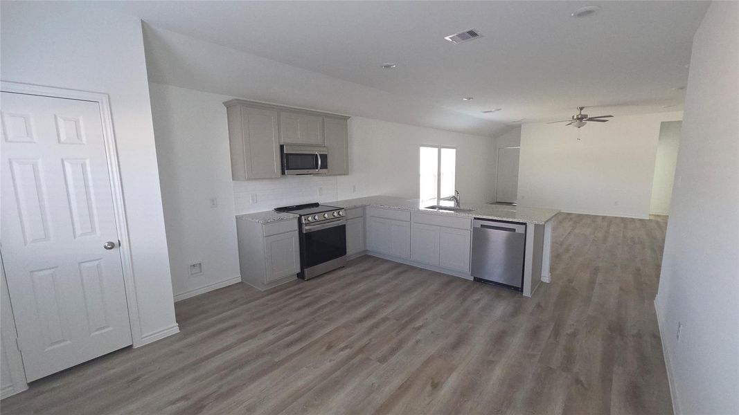 View from the kitchen to the livingroom
