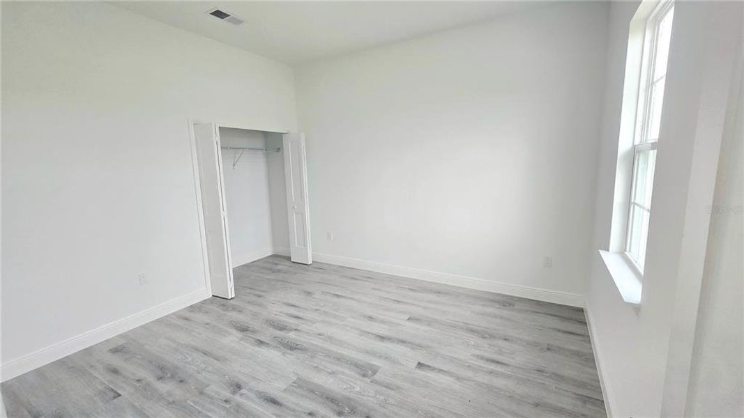 Spacious, unfurnished interior of a new home in , Ocala (Image 35).