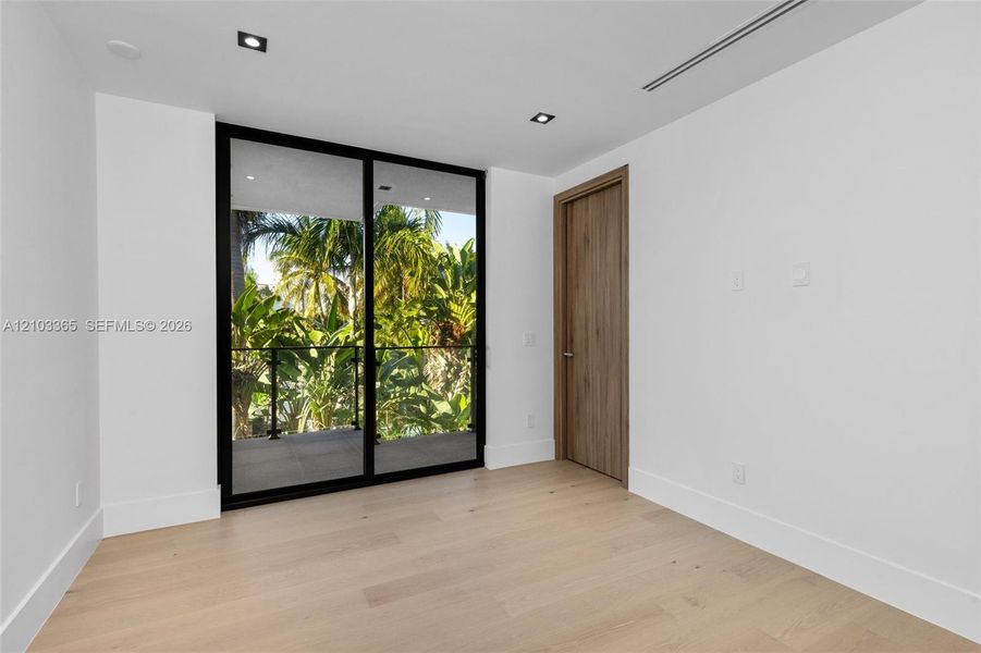Spacious, unfurnished interior of a new home in , Fort Lauderdale (Image 22). Spacious, unfurnished interior of a new home in , Fort Lauderdale (Image 22).