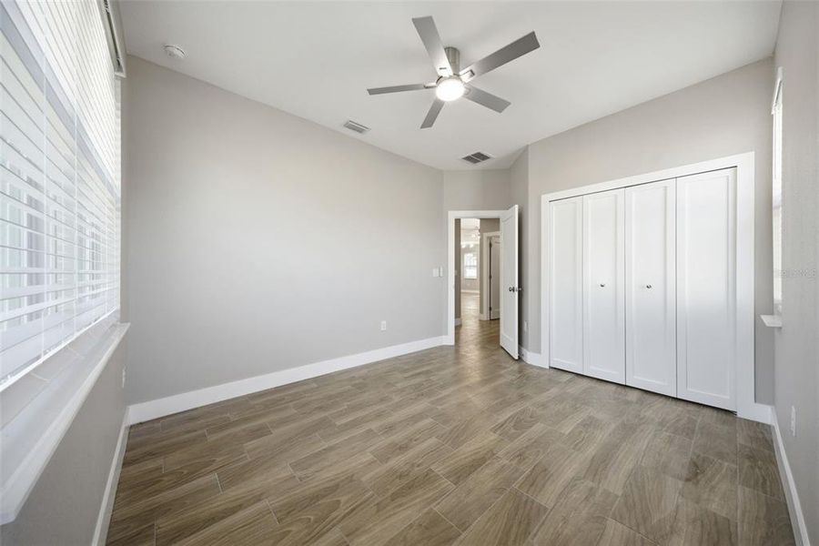 Spacious, unfurnished interior of a new home in , Tampa (Image 17).