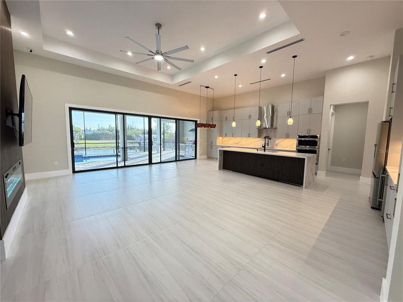 Spacious, unfurnished interior of a new home in , Port Charlotte (Image 19).