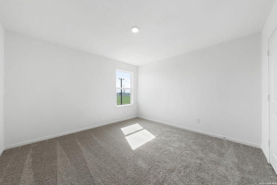 Spacious, unfurnished interior of a new home in Rosewood Estates, Lytle (Image 16).