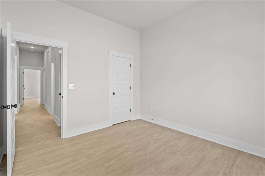 Spacious, unfurnished interior of a new home in , Temple (Image 36).