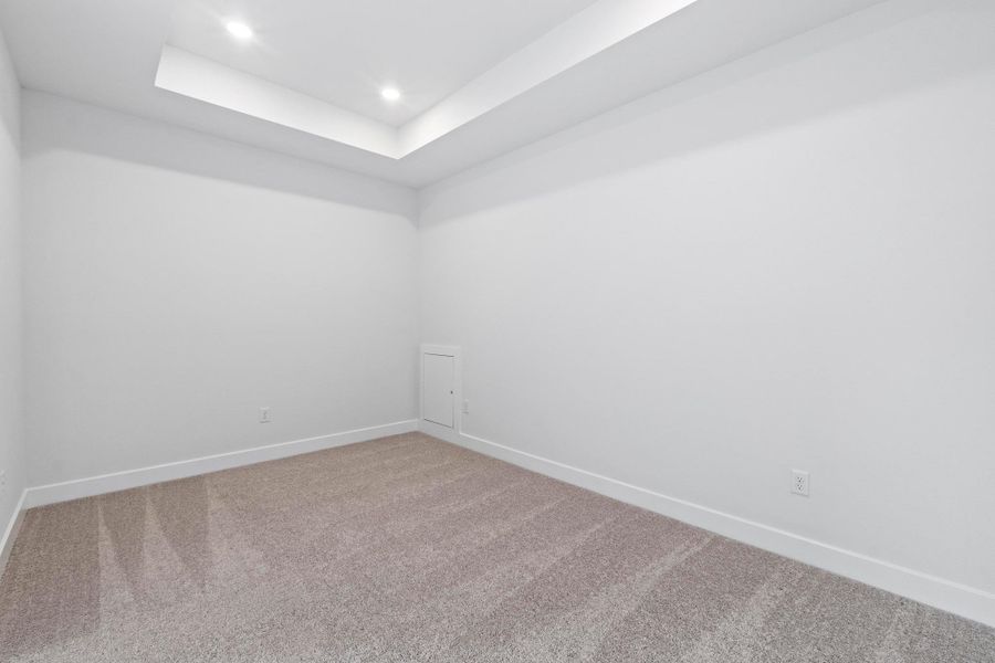 Spacious, unfurnished interior of a new home in Parmer Ranch, Georgetown (Image 25).
