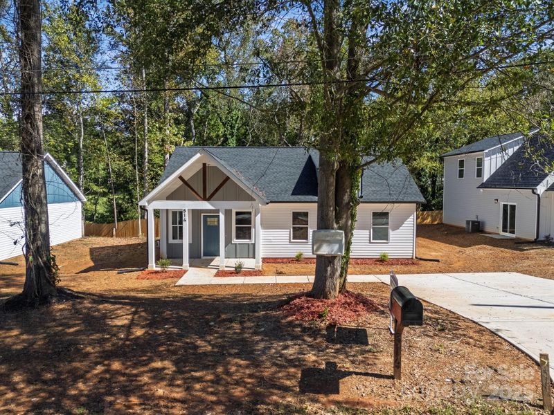 Front exterior of a new home in , Cherryville, NC, highlighting curb appeal (Image 28). Front exterior of a new home in , Cherryville, NC, highlighting curb appeal (Image 28).