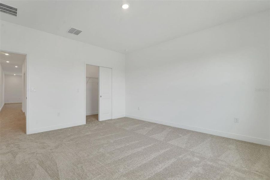 Spacious, unfurnished interior of a new home in Crossroads at Kelly Park, Apopka (Image 19).