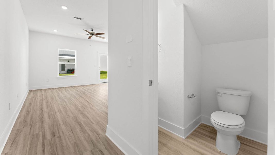 Spacious, unfurnished interior of a new home in Chateau Nemours, Port Saint Joe (Image 18).