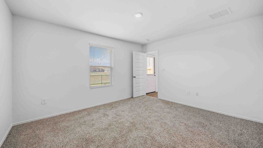 Spacious, unfurnished interior of a new home in Garver Heights, Houston (Image 5). Spacious, unfurnished interior of a new home in Garver Heights, Houston (Image 5).