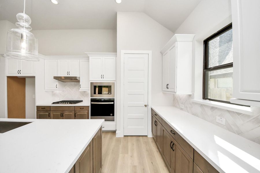 Representative model home photos shown for illustrative purposes only. Actual home, features, and finishes may vary. Home is currently under construction.