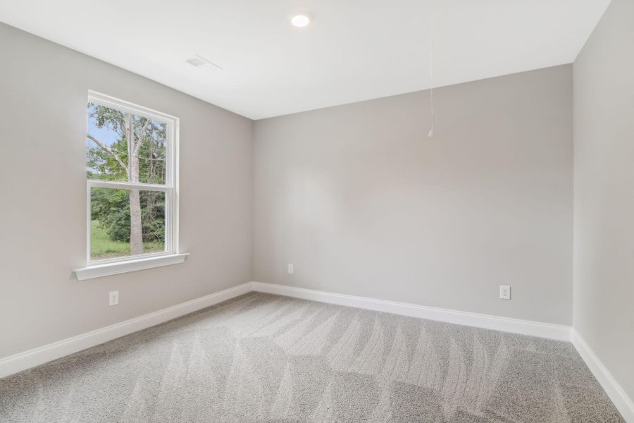 Spacious, unfurnished interior of a new home in Founder's Park, Summerville (Image 20).