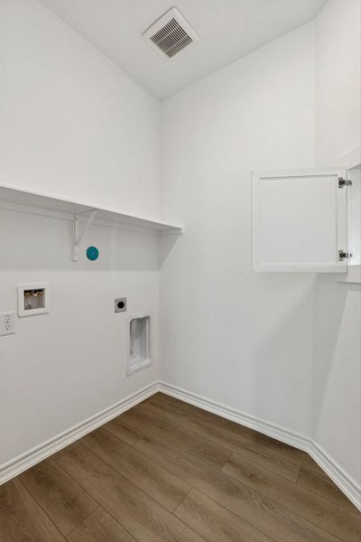 Spacious, unfurnished interior of a new home in Del Webb Fulshear, Fulshear (Image 12).