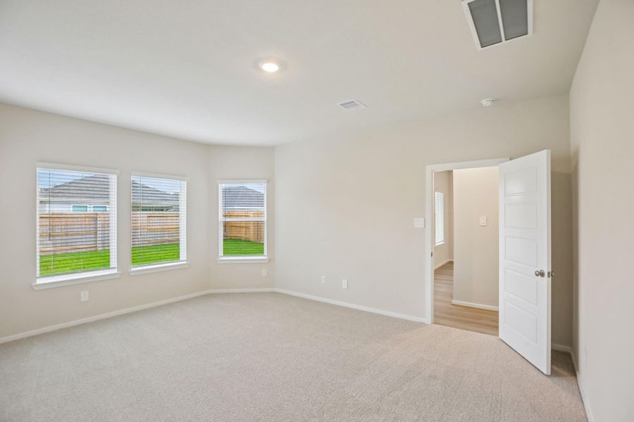 Spacious, unfurnished interior of a new home in Landing Meadows - Premier Series, New Caney (Image 33).