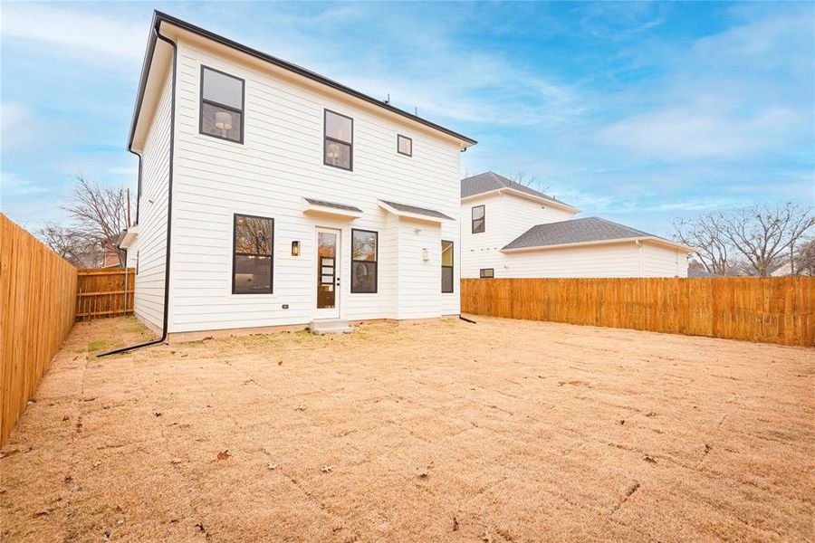 Exterior details and patio area of a home in , McKinney (Image 32).