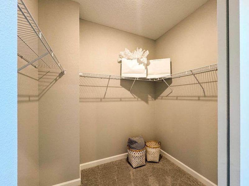 _Holly_Pic_Bed2_Closet_F2