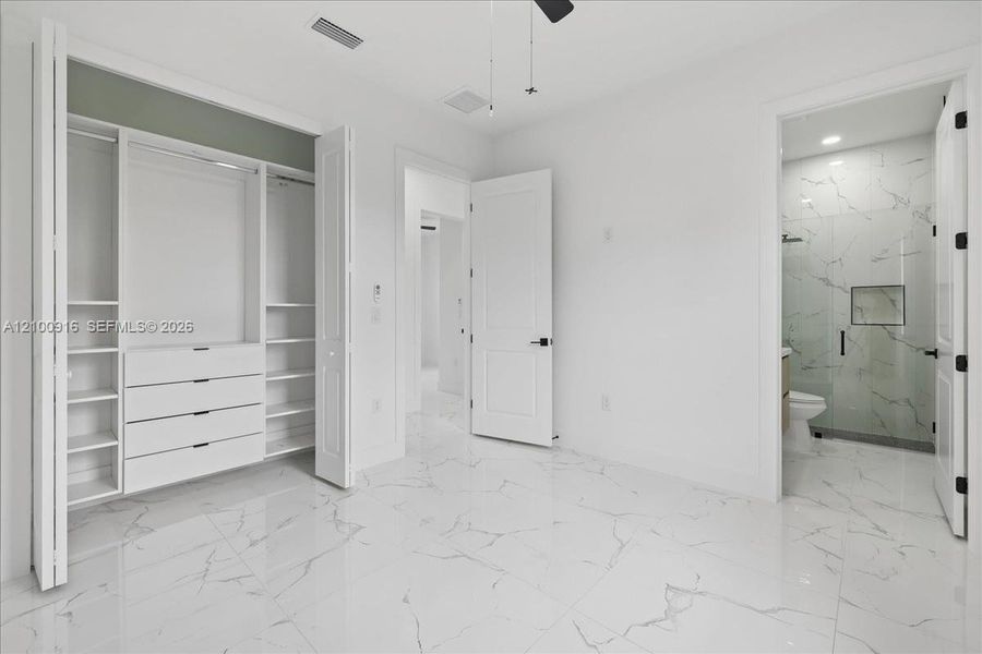 Spacious, unfurnished interior of a new home in , Lehigh Acres (Image 34).