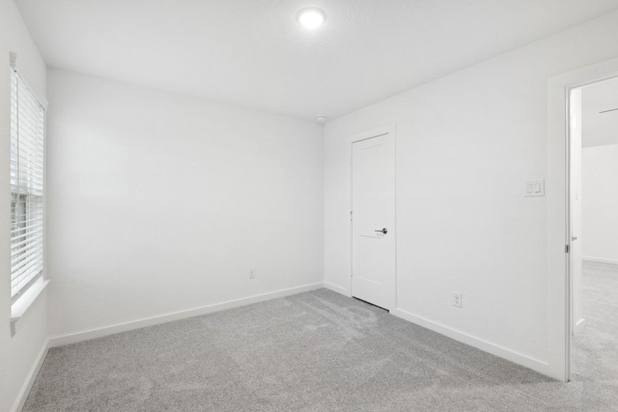 Spacious, unfurnished interior of a new home in Miller's Pond, Rosenberg (Image 20).