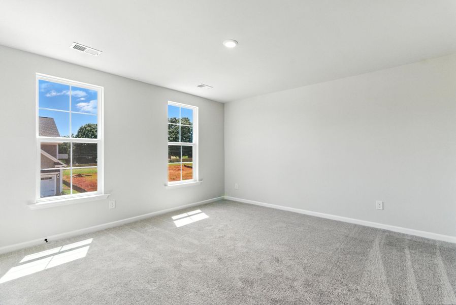 Spacious, unfurnished interior of a new home in Six Oaks, Summerville (Image 34).