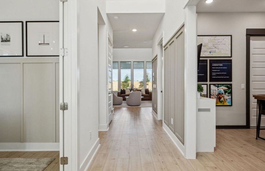 Representative furnished interior of a home built from the Gillett by Pulte Homes in Ryehill, Rosenberg (Image 31).